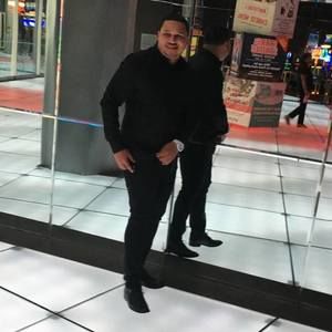 Meet your Posher, Corey